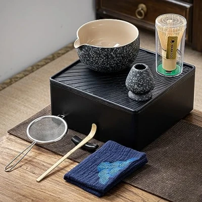 Obrázek TEANAGOO sada Matcha s úložným kufříkem, 10 kusů, kompletní čajů Matcha, keramická miska (510 ml/18 oz), bambusový šlehací metlička ( ), lopata, síto, držák na šlehačku, WN17, šedá (rock)
