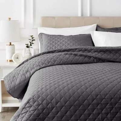 Obrázek Amazon Basics Stepp přehoz na postel s reliéfním vzorem, extra velký, tmavě šedá, kosočtverec, 170 x 210 cm