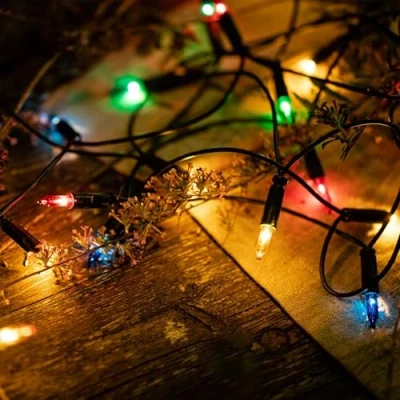 Obrázek hellum světelný řetěz uvnitř napájený proudem, mini 20 žárovek pestrá světla, osvětlený 2,85 m, kabel zelený světel se zástrčkou na Vánoce