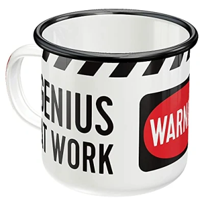 Obrázek Nostalgic Art Retro smaltovaný hrnek, 360 ml, Genius At Work nápad na dárek pro hráče, kempovací vintage design s textem