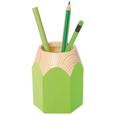 Obrázek WEDO 245255011 Kyblík na tužky ve tvaru pastelky, stabilní plast cca 8,5 x 7,5 10,5 cm, zelené jablko