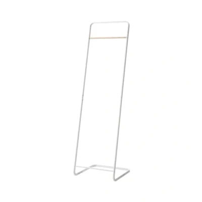 Obrázek Yamazaki 7671 Stojací šatník Tower, bílá, ocel / dřevo, minimalistický design, 40 x 140 cm (DxŠxV)