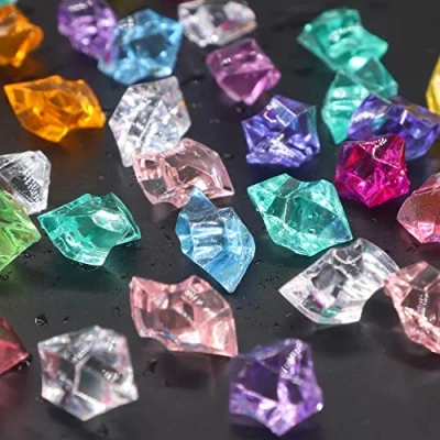 Obrázek Soleebee 180 kusů třpytivých pestrých dekoračních ledových diamantů akrylové kameny ledový krystal šperky dekorace na svatbu, party, výplň vázy, narozeniny, drahokamy poklad pirátská party