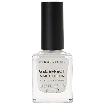 Obrázek KORRES Sweet Almond Nail Colour 02 porcelain white, veganský lak na nehty s gelovým efektem, bez silikonu a parabenů, 11 ml