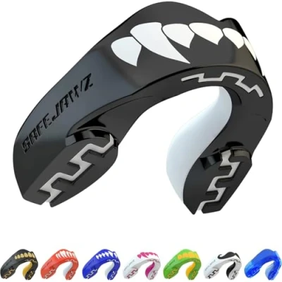 Obrázek SAFEJAWZ Sportovní chránič zubů Dospělí a děti pro všechny plně kontaktní sporty včetně ragby, MMA, bojové sporty, kickbox (dospělí (12+ let), Black Fangz)