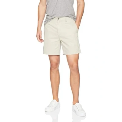 Obrázek Amazon Essentials Herren Klassisch Geschnittene Chinoshorts, 18 cm, Stone, 33W
