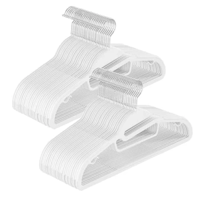 Obrázek SONGMICS Ramínko na šaty plast, sada 50 ks, ramínka s otvorem ve tvaru U, šetří místo, 0,5 cm silné, 41,5 široké, háčky otočné o 360, bílé CRP041W05