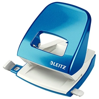 Obrázek Leitz Kancelářský děrovačka z kovu, na 30 listů, kolejnice s nastavením formátu, ergonomický design, modrá, série WOW, 50081036