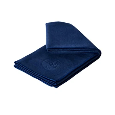 Obrázek Manduka Unisex eQua ručník pro dospělé, rychleschnoucí, protiskluzový, půlnoční / výlet, jednobarevný (Midnight//Getaway Solids), 16&quot;