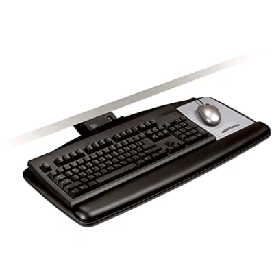 Obrázek 3M Sit/Stand Keyboard Tray, Simply Turn Knob to Adjust Height and Tilt, Sturdy Tray Includes Gel Wrist Rest Precise Mouse Pad, Swivels Stores Under Desk, 23&quot; Track, Black (AKT170LE)
