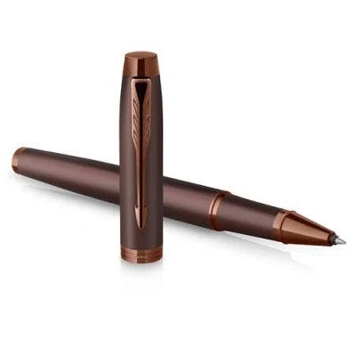 Obrázek PARKER IM Monochrome Rollerball schwarze Tinte Oberfläche und Zierteile in Burgunderrot feine Spitze Geschenkbox