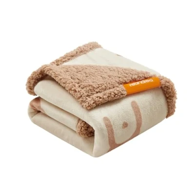 Obrázek Feandrea vodotěsná deka pro psy, sherpa fleece domácí mazlíčky miniaturní psy a malé kočky, 101 x 73 cm, M, lze prát v pračce, ochrana oboustranného potahu na pohovku, béžová