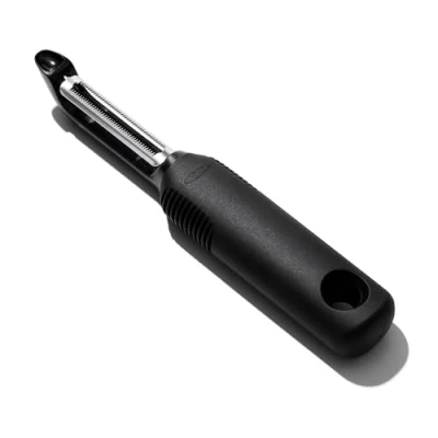 Obrázek OXO Good Grips škrabka / na zeleninu s rýhovanou čepelí z ušlechtilé oceli