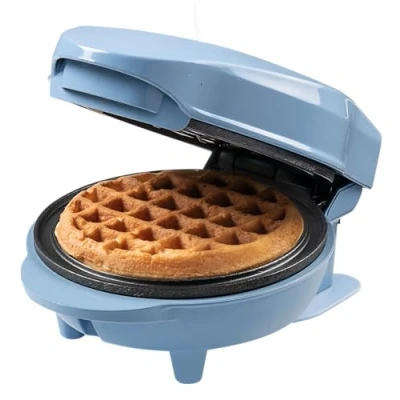 Obrázek Bestron Mini vaflovač pro klasické vafle, malý s nepřilnavým povrchem, dětské narozeniny, rodinné oslavy, Velikonoce nebo Vánoce, retro design, 550 W, barva: modrá
