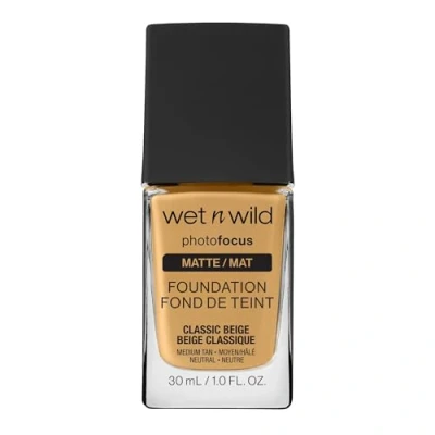 Obrázek Wet n Wild Photo Focus Foundation základ klasická béžová vysoce krycí, pro bezchybnou pokožku na fotografiích redukuje jemné linie, skvrny a vrásky veganská
