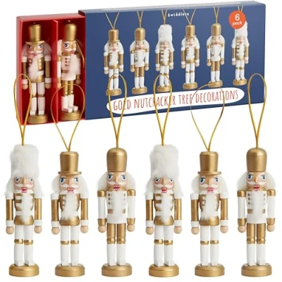 Obrázek THE TWIDDLERS 6 zlatých louskáčků a vojáků ornamentů ze dřeva, 10 cm / 4&quot; ozdoby na stromek k zavěšení ve slavnostních, tradičních vánočních designech