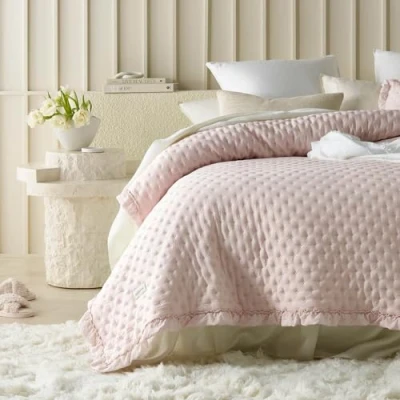Obrázek ROOM99 Molly Elegantní denní deka v práškové růžové barvě 170 x 210 cm Univerzální bytová přikrývka jako Přehoz na postel nebo pohovku a Prošívaná Styl Ideální
