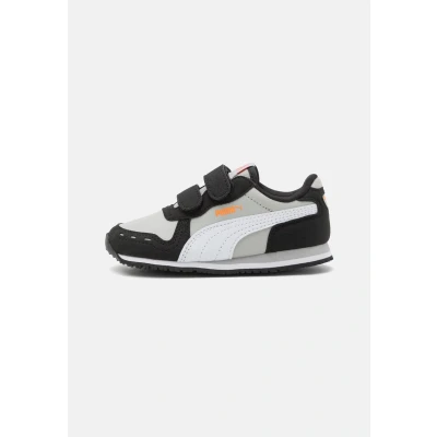 Obrázek Puma Cabana Racer 20 Unisex Tenisky pro děti, Velikost: 23, Ash gray/white/black boty