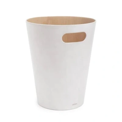 Obrázek Umbra Woodrow odpadkový koš dvoubarevný dřevěný na papír do kanceláře, koupelny, obývacího pokoje apod., objem 7,5 l, přírodní/espresso, jednotná velikost