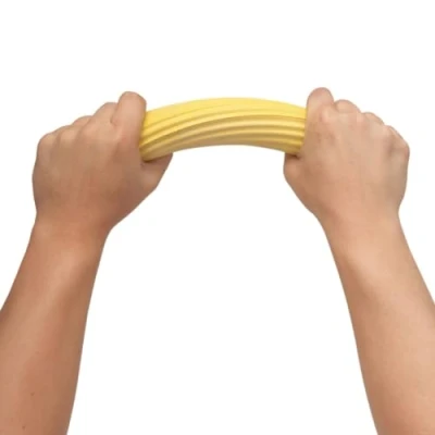 Obrázek CanDo Posilovač rukou a prstů Twist n Bend, flexibilní posilovací tyč, tréninková žlutá (velmi lehká) 10 1511