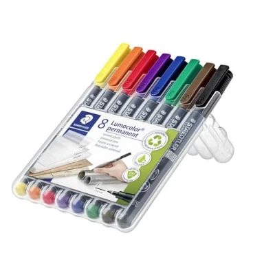 Obrázek STAEDTLER permanentní univerzální pero Lumocolor, odolné proti rozmazání a vodě, sušení během několika sekund, možnost doplňování, hrot F šířka linie 0,6 mm, 8 popisovačů v různých barvách, 318 WP8