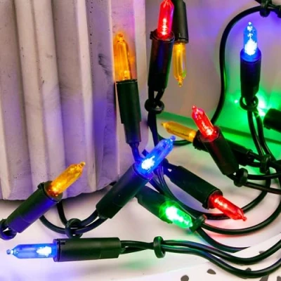 Obrázek hellum Vnitřní světelný řetěz vánoční stromek se 100 pestrými světly, dekorace moderní zelený kabel zástrčkou 14,85 m, 59 lm, obývací pokoj, osvětlení jedličky,