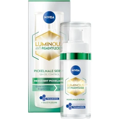 Obrázek NIVEA LUMINOUS630 proti pigmentovým skvrnám, sérum na pupínky, zmatňující péče o obličej s thiamidolem, kyselinou salicylovou a extraktem ze zeleného čaje, speciálně vyvinuto pro smíšenou pleť (30 ml)