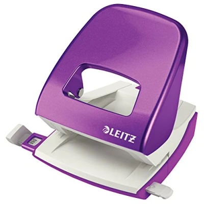 Obrázek Leitz Kancelářská děrovačka z kovu, na 30 listů, kolejnice s nastavením formátu, ergonomický design, fialová, série WOW, 50081062
