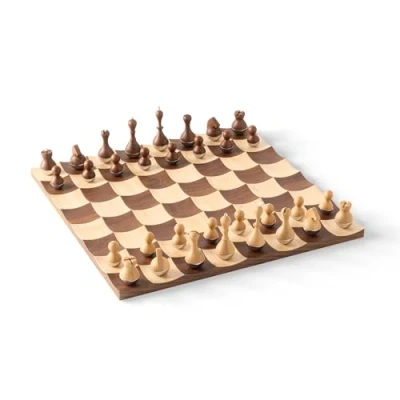 Obrázek Umbra Sada šachů Wobble s prohloubeným hracím polem z kvalitního javorového a ořechového dřeva, 38 x 11 cm, 2 hráči