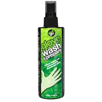 Obrázek gloveglu Men&#039;s Wash and Prepare Goalkeeper Glove Black, 250 ml