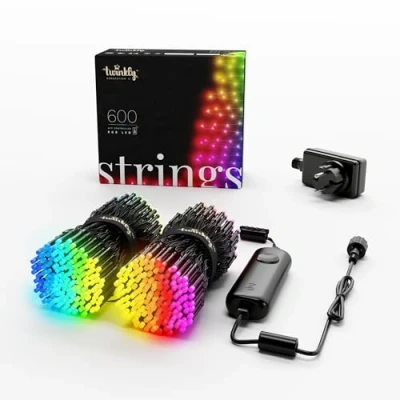 Obrázek Twinkly světelný řetěz Strings 600 LED RGB, pro venkovní i použití, chytrá světla, kompatibilní s Alexa a Google Home, IP44, ovládání aplikací, černý kabel, 48 m