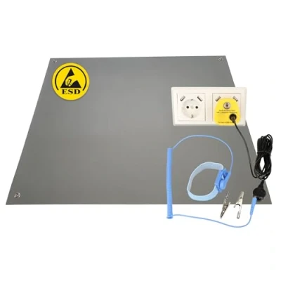 Obrázek Minadax 60 x 50 cm antistatická ESD počítačová podložka na stůl &quot;prémiová kvalita&quot; vč. manžety + prodloužení 2,4 m uzemňovací zástrčka