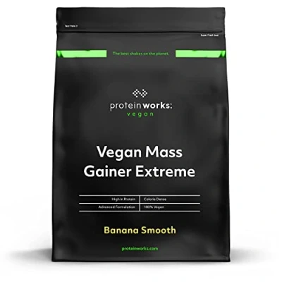 Obrázek Vegan Mass Gainer Extreme Banana Smooth Práškový koktejl s vysokým obsahem kalorií a proteiny hmotnost sacharidů THE PROTEIN WORKS 1 kg