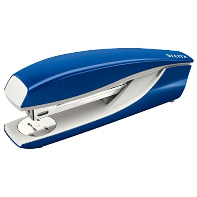 Obrázek Leitz Kancelářská sešívačka z kovu, na 40 listů, vč. sponek, ergonomický design, modrá, série NeXXt, 55040035