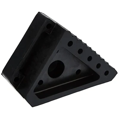 Obrázek MaxxHaul 70072 Solid Rubber Heavy Duty Wheel Chock